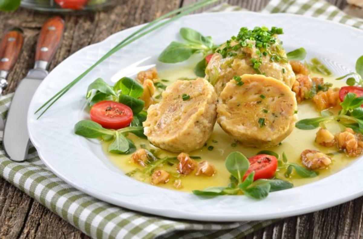 Serviettenknödel mit Feldsalat an Maronenvinaigrette - Rezept Von
Einsendungen RTL-Sendungen