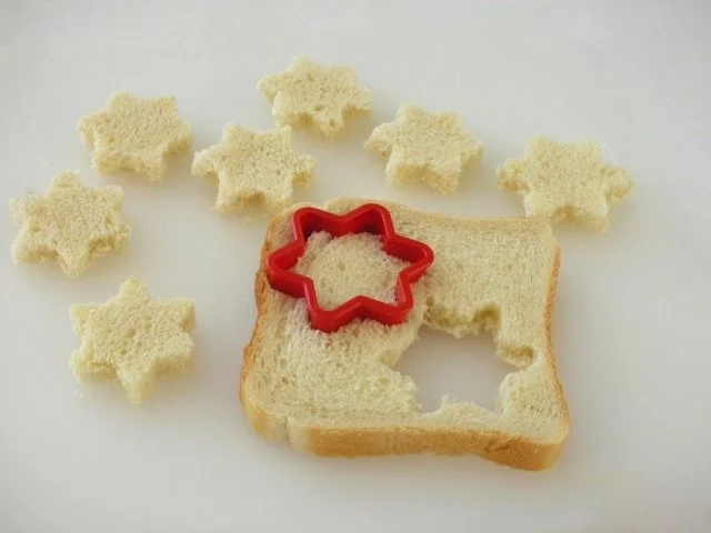 Rotkrautsuppe mit karamellisierten Maronen und Sesam-Sternchen - Rezept - Bild Nr. 10