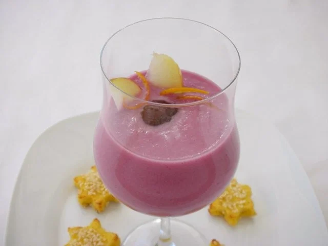 Rotkrautsuppe mit karamellisierten Maronen und Sesam-Sternchen - Rezept - Bild Nr. 16