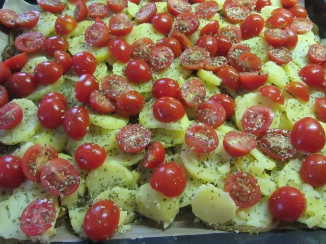 Forelle im Zwiebel-Tomatenbett - Rezept - Bild Nr. 3