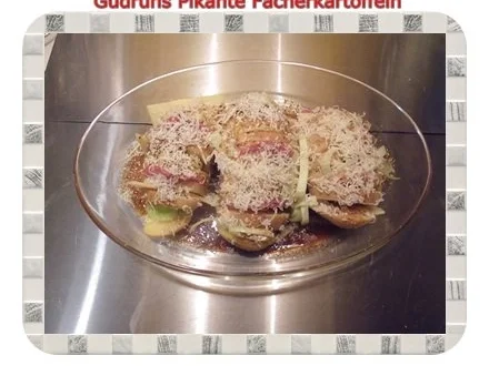 Rezept: Kartoffeln: Gefüllte pikante Fächerkartoffeln Bild Nr. 7 Kartoffeln: Gefüllte pikante Fächerkartoffeln - Rezept - Bild Nr. 7