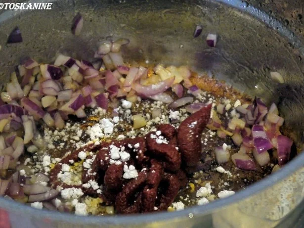 Hirschgulasch mit Maronen, dazu Kartoffel-Sellerie-Stampf und Rosenkohlblättchen - Rezept - Bild Nr. 9