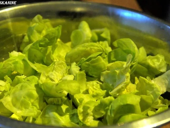 Hirschgulasch mit Maronen, dazu Kartoffel-Sellerie-Stampf und Rosenkohlblättchen - Rezept - Bild Nr. 12