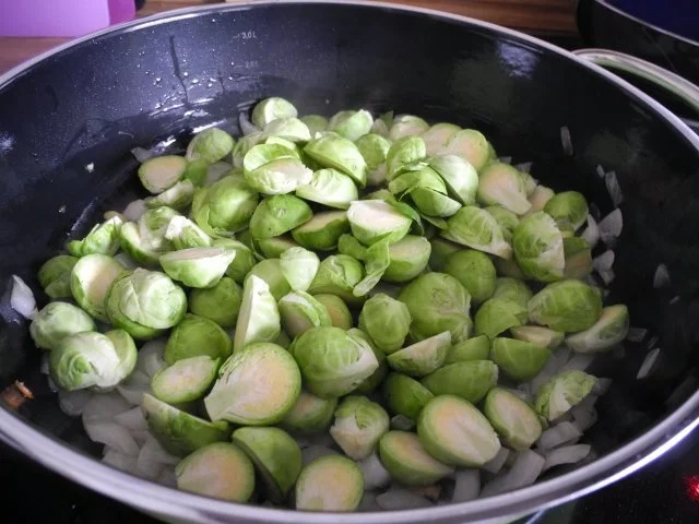 Rosenkohl - Dinkel - Pfanne mit braunen Champignons - Rezept - Bild Nr. 5