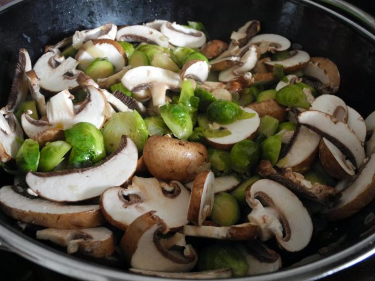 Rosenkohl - Dinkel - Pfanne mit braunen Champignons - Rezept - Bild Nr. 6