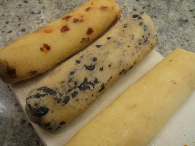 Pikantes Backen: Parmesanplätzchen "Dreielerlei" - Rezept - Bild Nr. 7