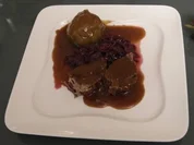 Sauerbraten rheinische Art mit Klößen und Rotkohl - Rezept