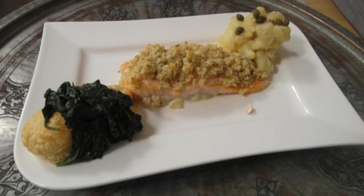 Macadamia-Lachsforelle mit Kartoffeltartar &amp; jungem Spinat auf ...