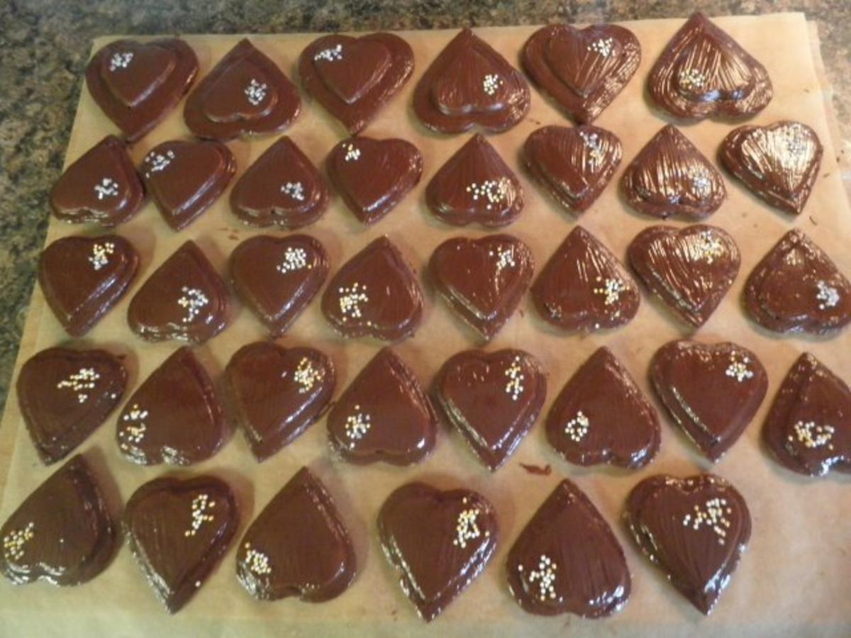 Marzipan - Schokoladen - Herzen ... - Rezept - Bild Nr. 16