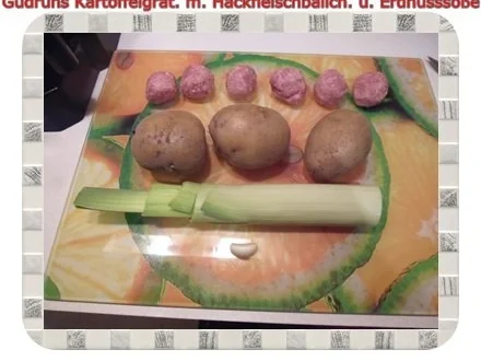 Kartoffeln: Kartoffelauflauf mit Hackfleischbällchen und Erdnusssoße - Rezept - Bild Nr. 3