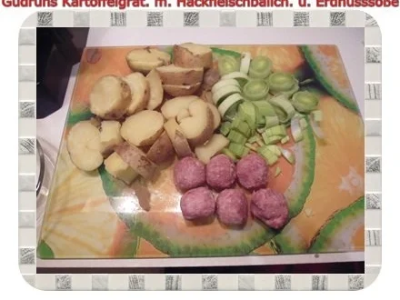Kartoffeln: Kartoffelauflauf mit Hackfleischbällchen und Erdnusssoße - Rezept - Bild Nr. 4