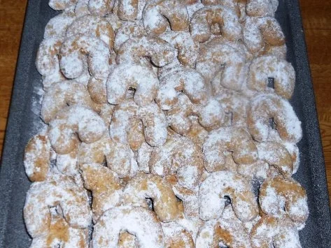 Rezept: "Oma - Friede`s" - Leckere "Weihnachts - Haselnußhörnchen".......(Rzpt. um 1960) Bild Nr. 10 "Oma - Friede`s" - Leckere "Weihnachts - Haselnußhörnchen".......(Rzpt. um 1960) - Rezept - Bild Nr. 10