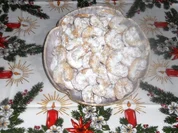 "Oma - Friede`s" -  Leckere "Weihnachts - Haselnußhörnchen".......(Rzpt. um 1960) - Rezept