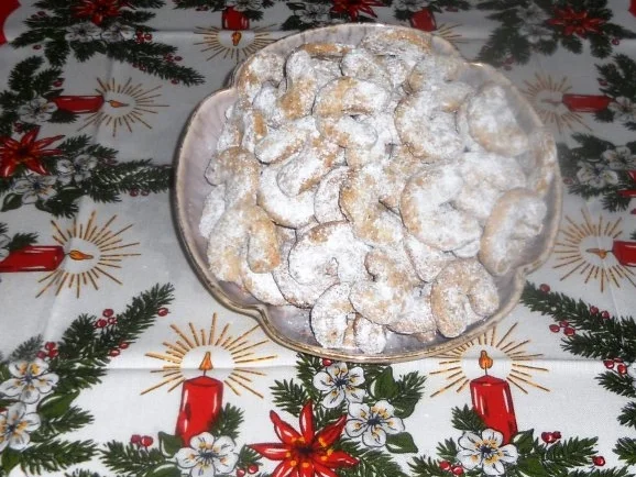 Rezept: "Oma - Friede`s" - Leckere "Weihnachts - Haselnußhörnchen".......(Rzpt. um 1960) Bild Nr. 11 "Oma - Friede`s" - Leckere "Weihnachts - Haselnußhörnchen".......(Rzpt. um 1960) - Rezept - Bild Nr. 11