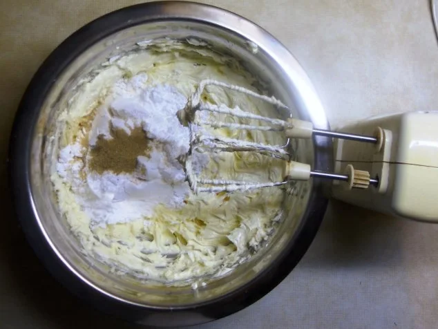 "Oma - Friede`s" - Feine-Weihnachts-Butterplätzchen - (Rzpt. um 1960) - Rezept - Bild Nr. 5