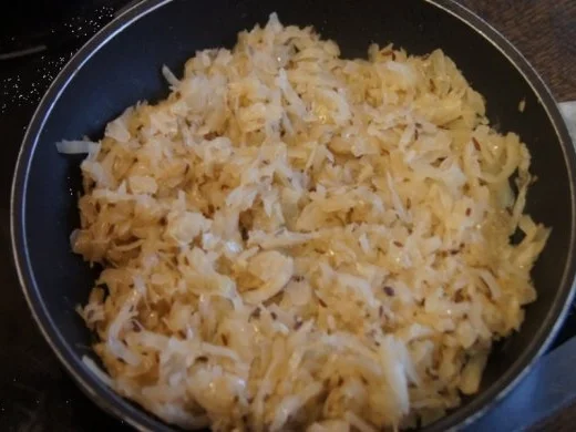 Rezept: Wellwurst mit Bayrisch-Kraut und Pellkartoffeln Bild Nr. 6 Wellwurst mit Bayrisch-Kraut und Pellkartoffeln - Rezept - Bild Nr. 6