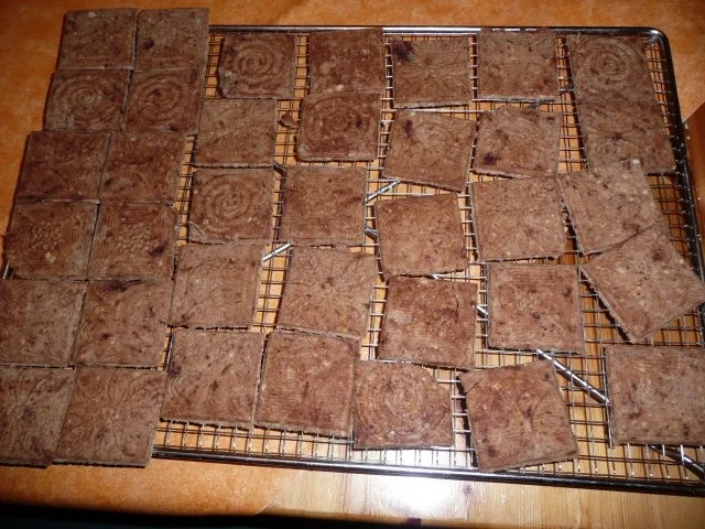 Weihnachtsgebäck : Zimtwaffeln mit Mandeln + Blockschokolade - Rezept