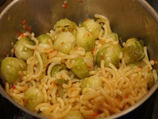 Rezept: Pasta mit Rosenkohl Bild Nr. 11 Pasta mit Rosenkohl - Rezept - Bild Nr. 11