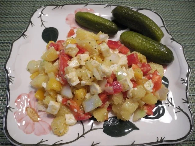 Rezept: Gewürfelter - Geschüttelter - Kartoffelsalat mit Ziegenkäse Gewürfelter - Geschüttelter - Kartoffelsalat mit Ziegenkäse - Rezept