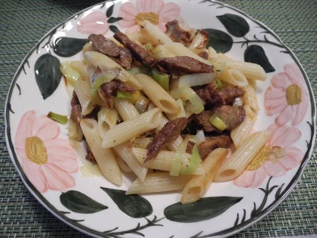 Porree - Soja - Vleisch mit Kamut - Pasta - Rezept