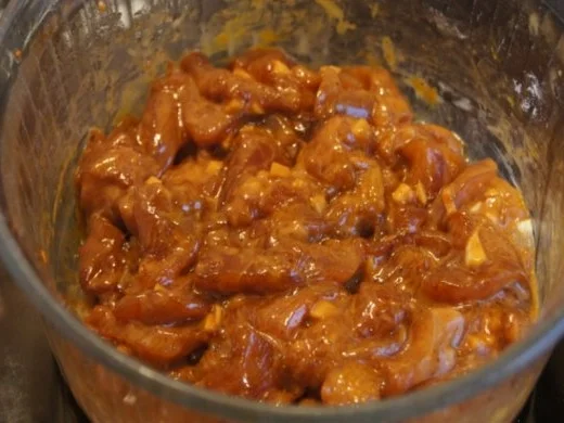 Rezept: Hähnchenbrustfilet in Kochsahne und Reis Bild Nr. 3 Hähnchenbrustfilet in Kochsahne und Reis - Rezept - Bild Nr. 3