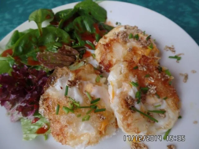 Rezept: Frittierte Eier mit Salat Frittierte Eier mit Salat - Rezept