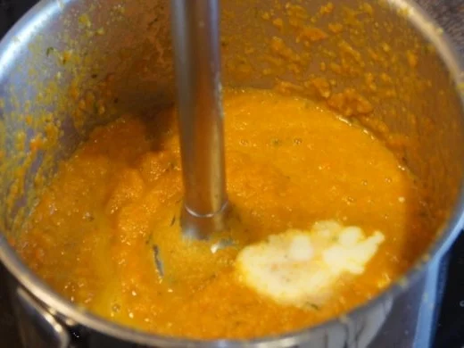 Rezept: Ingwer-Knoblauch-Möhren-Suppe Bild Nr. 8 Ingwer-Knoblauch-Möhren-Suppe - Rezept - Bild Nr. 8