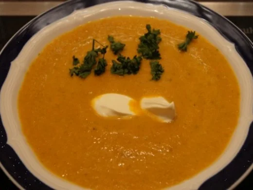 Rezept: Ingwer-Knoblauch-Möhren-Suppe Bild Nr. 10 Ingwer-Knoblauch-Möhren-Suppe - Rezept - Bild Nr. 10