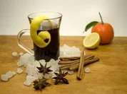 Alkoholfreier Glühwein, Pralinen- und Sauerrahm-Eis - Rezept