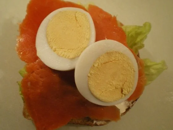 Lachs Toast mit Kapern und Zwiebel - Rezept - Bild Nr. 7