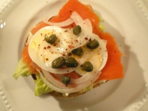 Lachs Toast mit Kapern und Zwiebel - Rezept - Bild Nr. 9