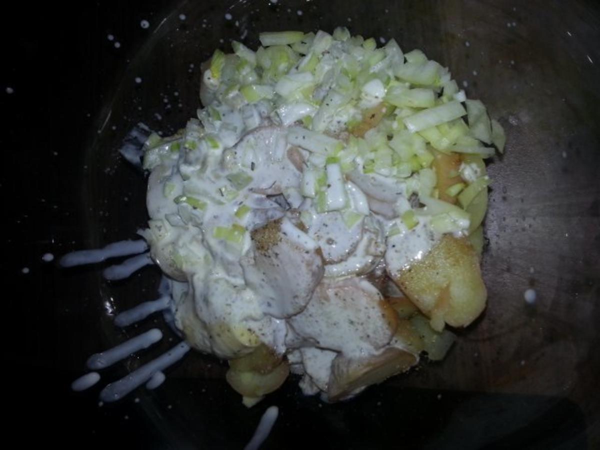 Weihnachts Kartoffelsalat mit Würstchen - Rezept - Bild Nr. 3