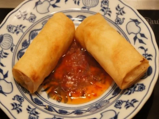 Frühlingsrollen mit Weißkrautsalat-Meerrettich-Füllung - Rezept