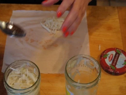 Frühlingsrollen mit Weißkrautsalat-Meerrettich-Füllung - Rezept - Bild Nr. 3