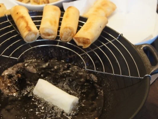 Frühlingsrollen mit Weißkrautsalat-Meerrettich-Füllung - Rezept - Bild Nr. 11