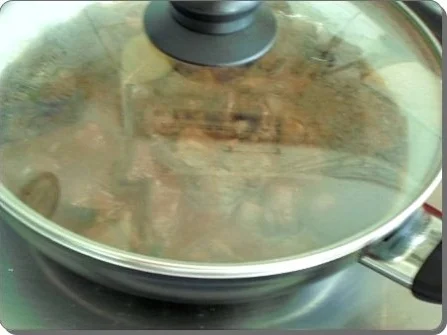 Rezept: Hirschgulasch mit Rotkohl und Kartoffelklößen Bild Nr. 11 Hirschgulasch mit Rotkohl und Kartoffelklößen - Rezept - Bild Nr. 11