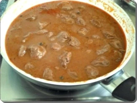 Rezept: Hirschgulasch mit Rotkohl und Kartoffelklößen Bild Nr. 12 Hirschgulasch mit Rotkohl und Kartoffelklößen - Rezept - Bild Nr. 12