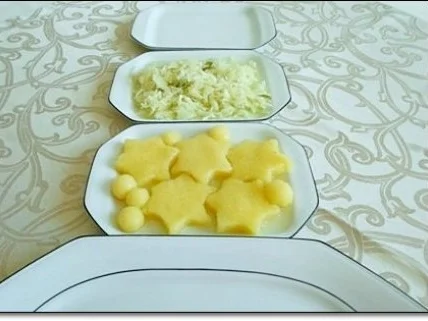 Geschmorte Rinderrouladen mit  Klößen in Sternform, nappiert mit  Maronensauce. - Rezept - Bild Nr. 21