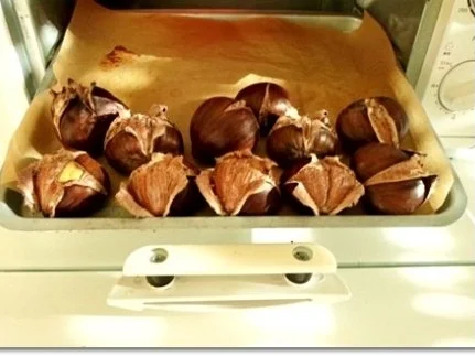 Geschmorte Rinderrouladen mit  Klößen in Sternform, nappiert mit  Maronensauce. - Rezept - Bild Nr. 8