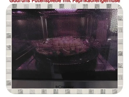 Rezept: Geflügel: Putenspieße auf Kartoffel-Paprikaofengemüse Bild Nr. 7 Geflügel: Putenspieße auf Kartoffel-Paprikaofengemüse - Rezept - Bild Nr. 7