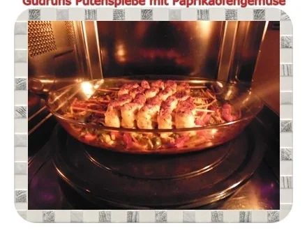 Rezept: Geflügel: Putenspieße auf Kartoffel-Paprikaofengemüse Bild Nr. 8 Geflügel: Putenspieße auf Kartoffel-Paprikaofengemüse - Rezept - Bild Nr. 8