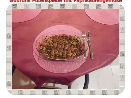 Rezept: Geflügel: Putenspieße auf Kartoffel-Paprikaofengemüse Bild Nr. 9 Geflügel: Putenspieße auf Kartoffel-Paprikaofengemüse - Rezept - Bild Nr. 9