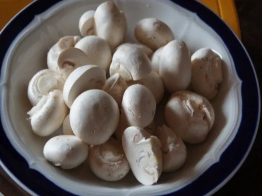 Rostbeef mit Champignons, Zwiebelringen und Pommesfrites - Rezept - Bild Nr. 5