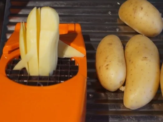 Rostbeef mit Champignons, Zwiebelringen und Pommesfrites - Rezept - Bild Nr. 10