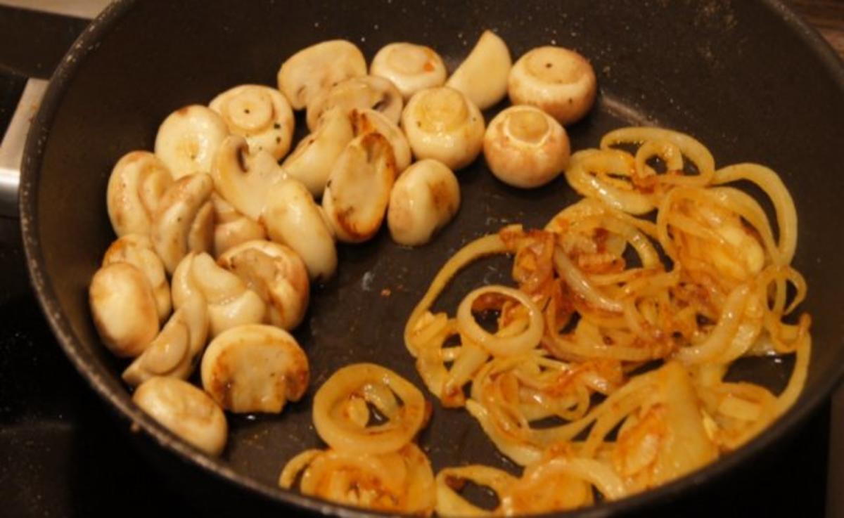 Rostbeef mit Champignons, Zwiebelringen und Pommesfrites - Rezept - Bild Nr. 9