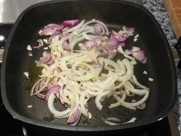 Rezept: Hähnchen in Cidre mit Kartoffeln und Erbsen Bild Nr. 2 Hähnchen in Cidre mit Kartoffeln und Erbsen - Rezept - Bild Nr. 2