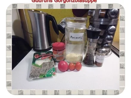 Rezept: Suppe: Gorgonzolasuppe Bild Nr. 2 Suppe: Gorgonzolasuppe - Rezept - Bild Nr. 2