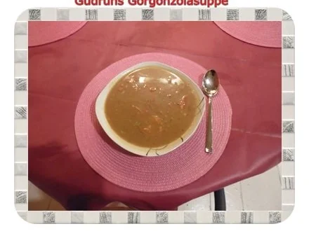 Rezept: Suppe: Gorgonzolasuppe Bild Nr. 8 Suppe: Gorgonzolasuppe - Rezept - Bild Nr. 8