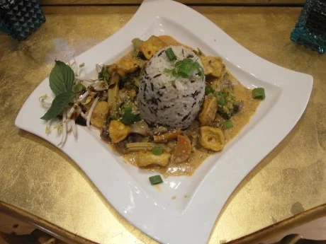 Rotes Heuschrecken Curry mit Wokgemüse - Rezept