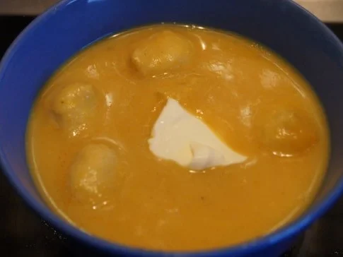 Curry-Kartoffelcremesuppe mit Einlage - Rezept